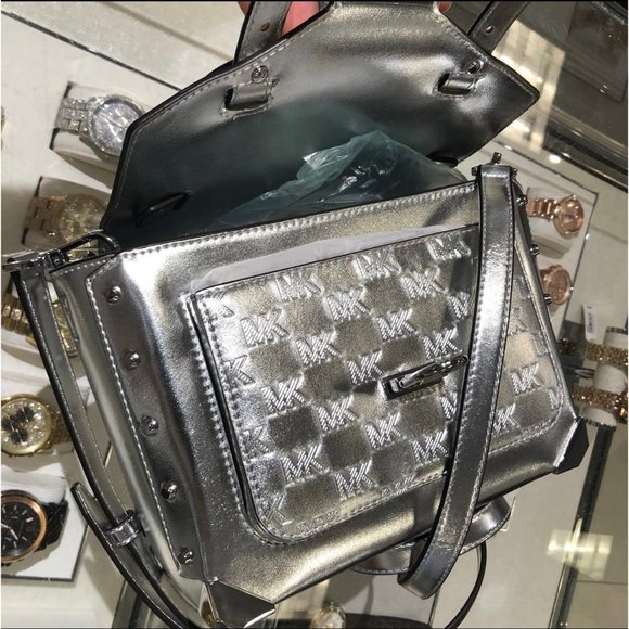 Michael Kors Manhattan Satchel Purse Medium Leather MK Signature Silver - Picture 4 of 8